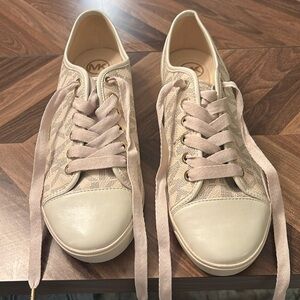 NWOT Michale Kors tennis shoe